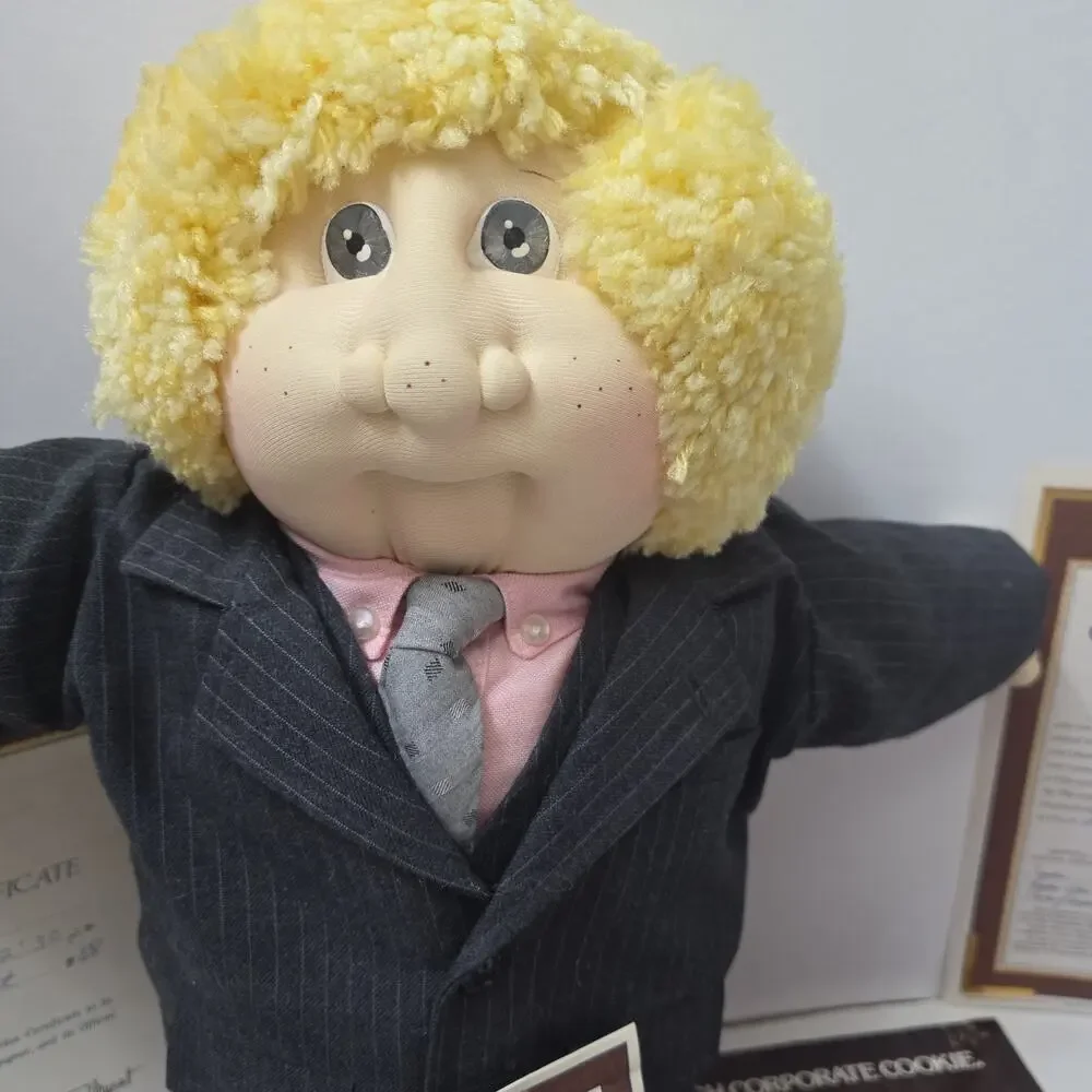 Cabbage Patch Kids Soft Sculpture Corporate Kid Doll w Paper Briefcase Complete